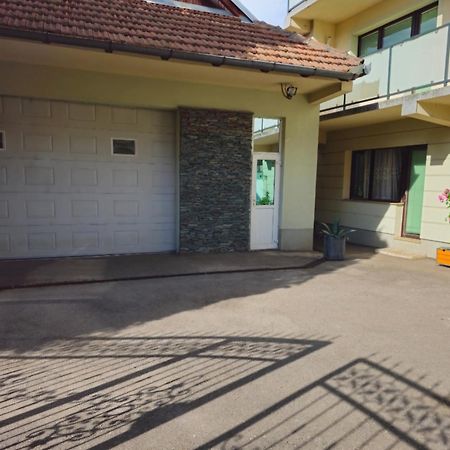 Peaceful Vacation Villa & Garden Сараєво Екстер'єр фото