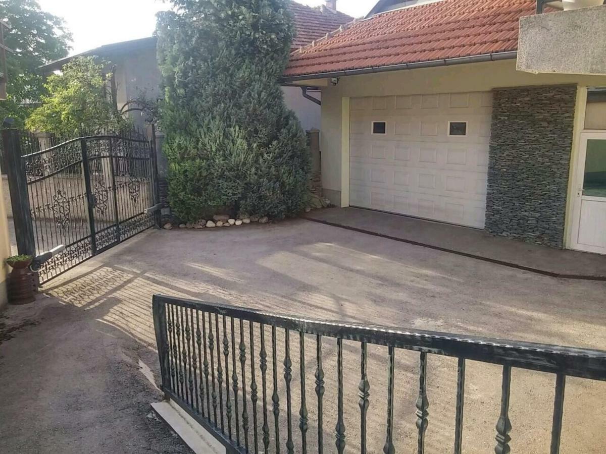 Peaceful Vacation Villa & Garden Сараєво Екстер'єр фото